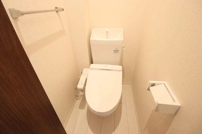 トイレ　清潔感のあるトイレです