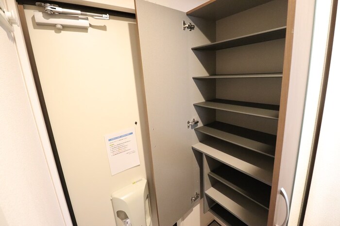 玄関　下駄箱です