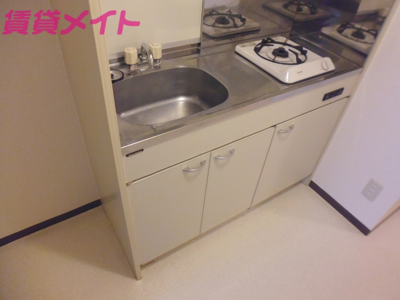 キッチン　別部屋参考写真です