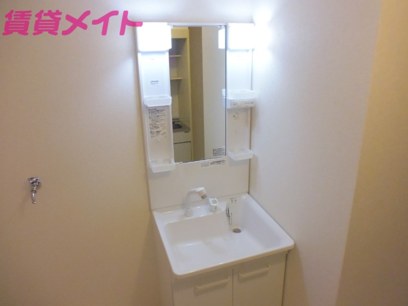 洗面設備　別部屋参考写真です