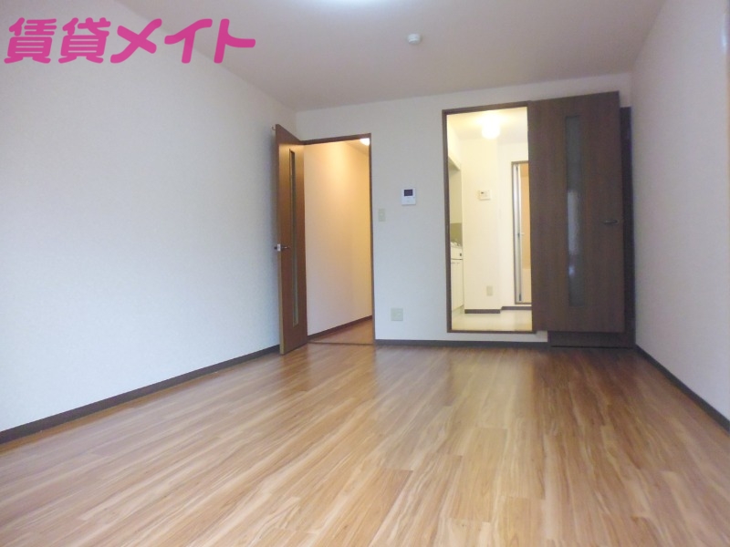 居室・リビング　別部屋参考写真です