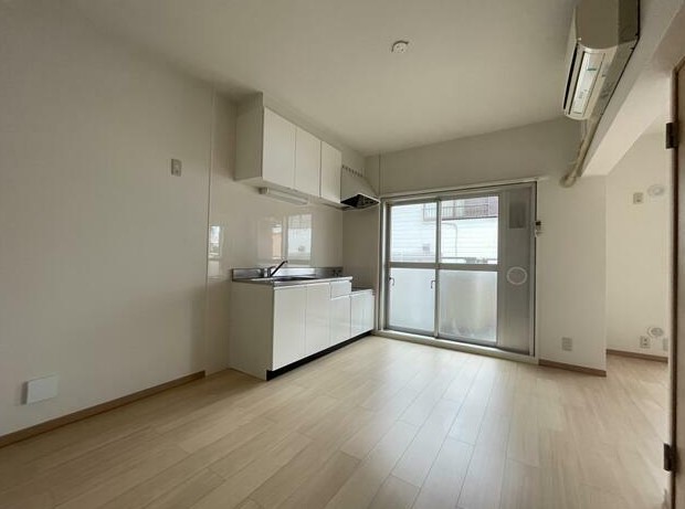 居室・リビング　代官サニーハイツ