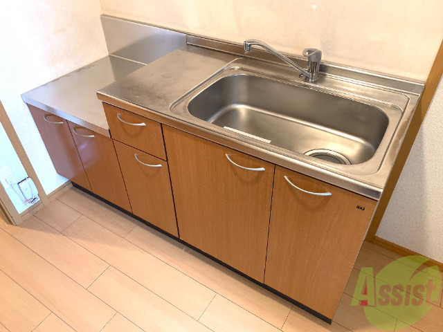 キッチン　調理スペースの広い、使いやすそうなキッチンですね