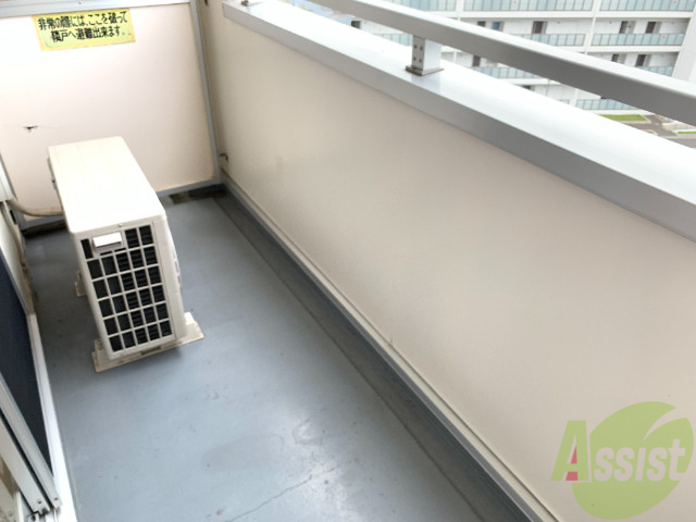 バルコニー　バルコニーも、日当たり良く、広くて使いやすそうです