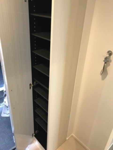 玄関　シューズボックス