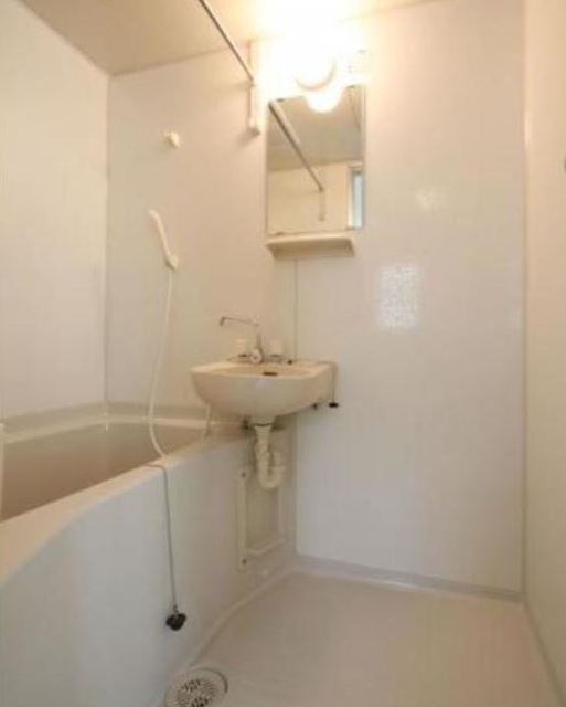 バス・シャワールーム　※別部屋参考写真