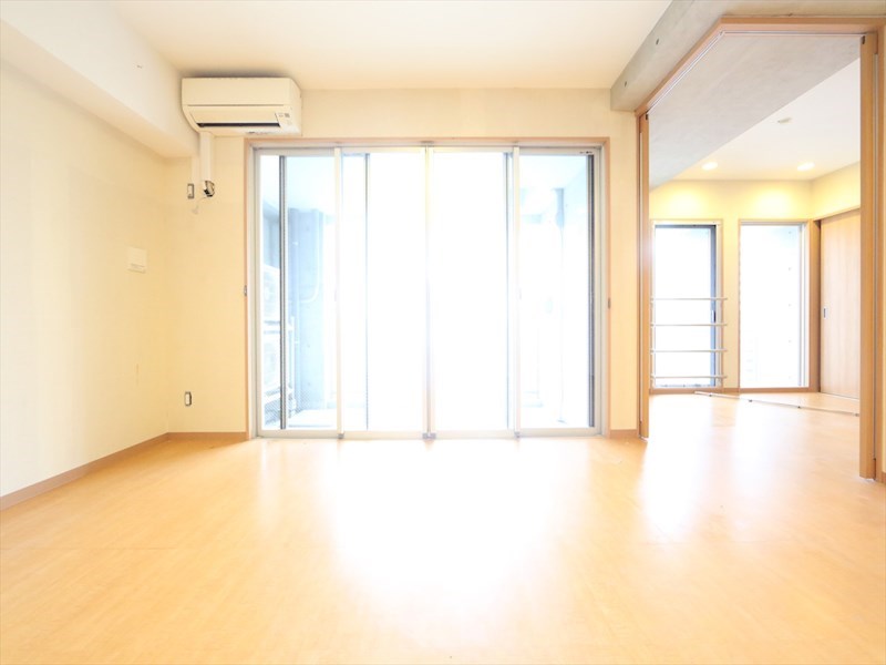 バルコニー　ＬＤＫ15.4帖　エアコン完備　南面バルコニー