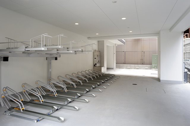 その他共有部分　屋根つき駐輪場！