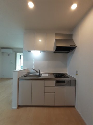 キッチン　コンパクトなキッチンで掃除もラクラク