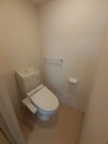 トイレ　清潔感のあるトイレです