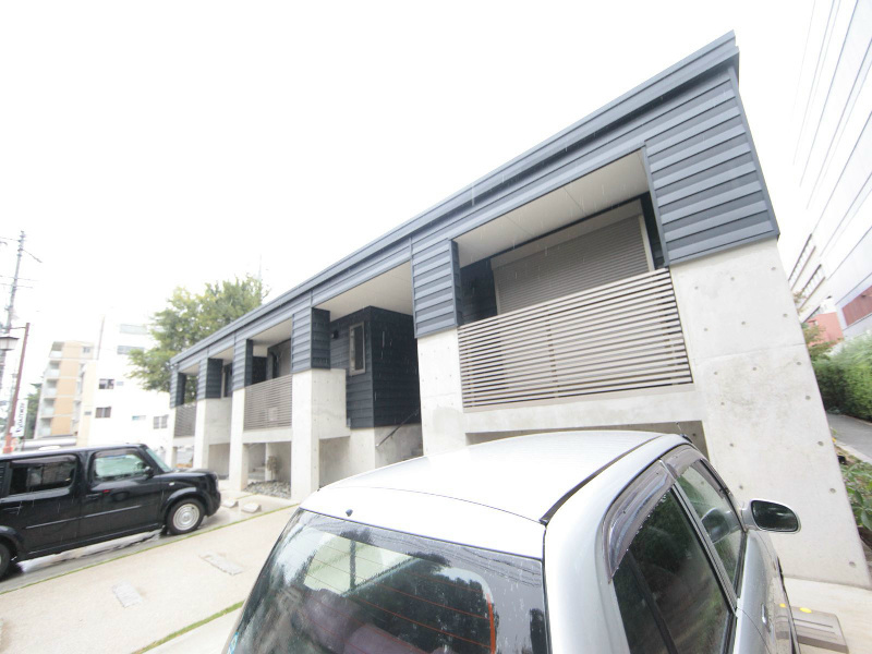 建物外観　外観　デザイナーズ　全部屋角部屋　敷地内平面駐車場