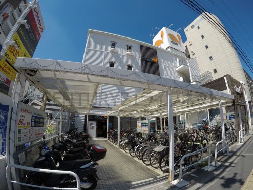 スーパー　ダイエー江坂公園前店（スーパー）まで204m