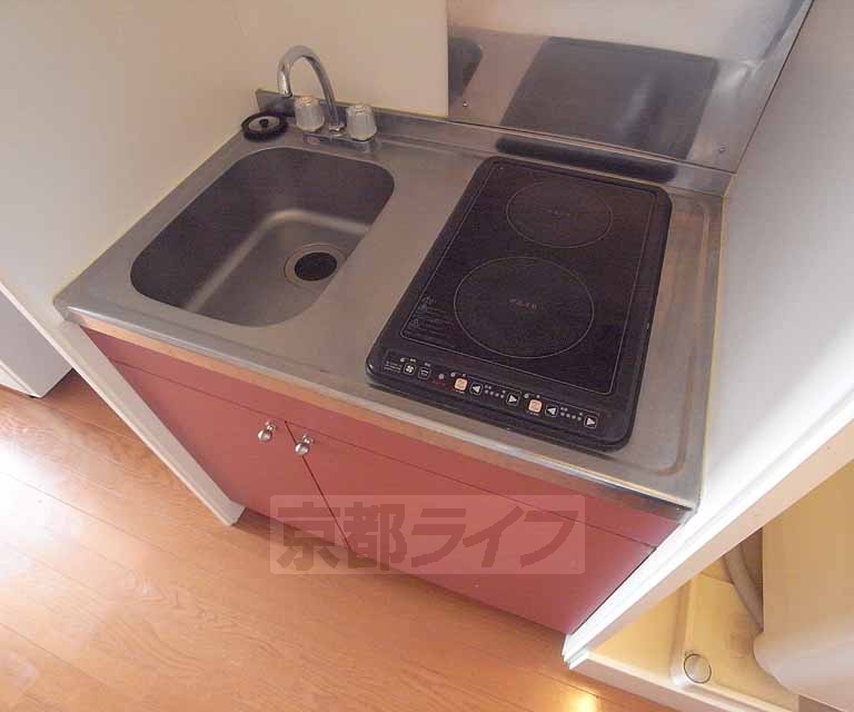 キッチン　ＩＨコンロつき。