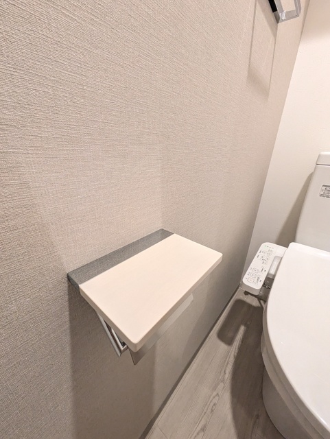トイレ　スマホが置けるペーパーホルダー★