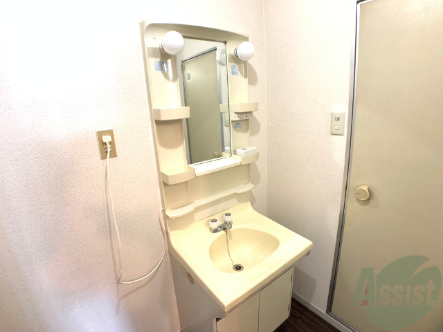 洗面設備　独立洗面台がありました。朝の身支度はこちらでどうぞ。