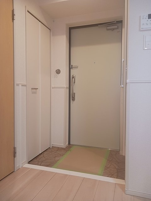 玄関　シューズボックス完備です。