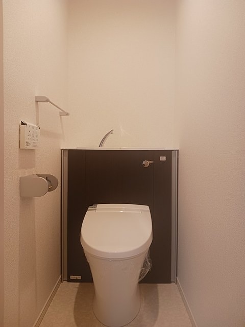 トイレ　ウォシュレット完備です。