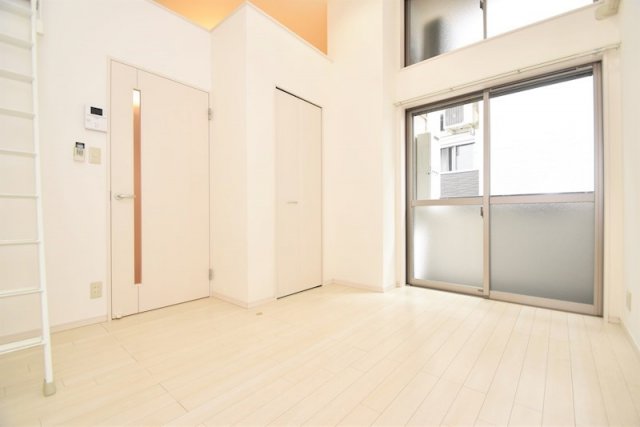 居室・リビング　ゆったり過ごせる居間です