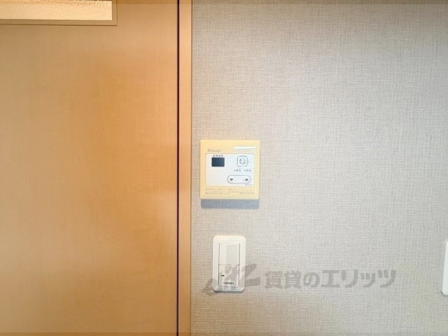 その他設備　給湯器リモコン