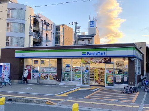 コンビニ　ファミリーマート 高石駅前店（コンビニ）まで555m