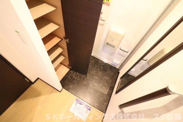 玄関　大型シューズボックス付き！靴集めが趣味の方におススメ