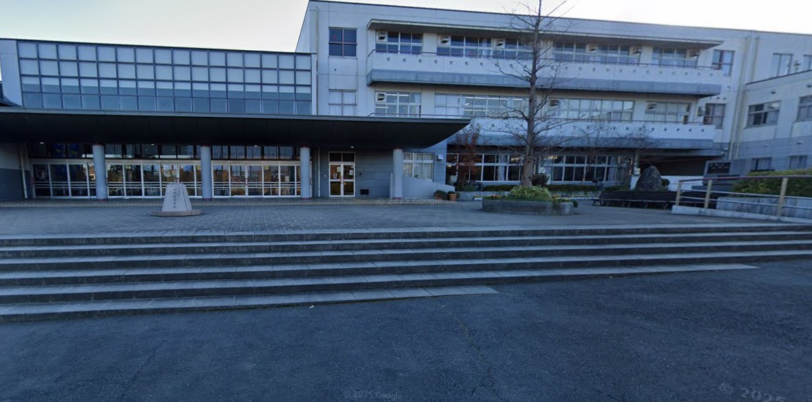 中学校　四街道市立四街道中学校（中学校）まで638m