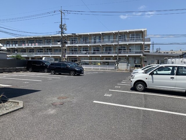 駐車場　駐車場