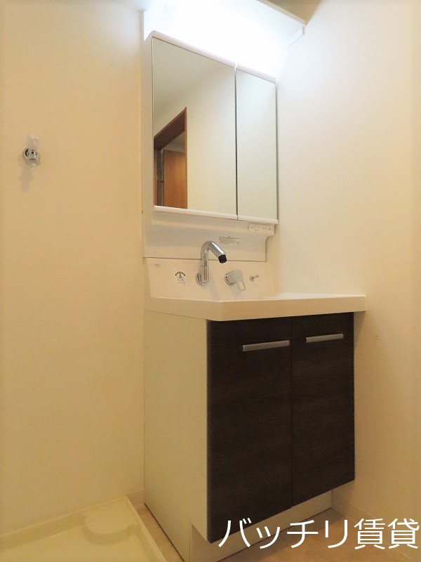 洗面設備　同型イメージの為、現状を優先致します。