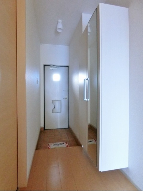 玄関　図面と現状に相違がある場合には現状を優先