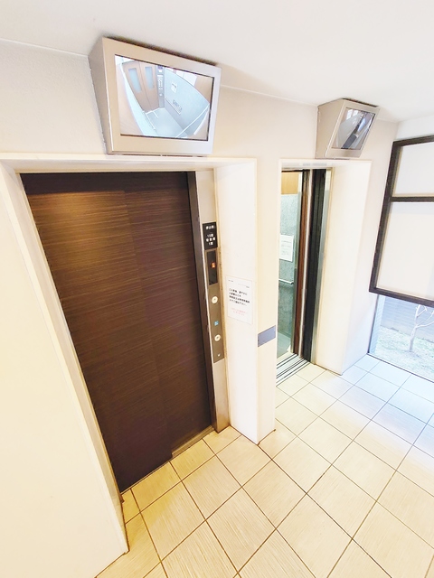 その他共有部分　防犯カメラ付きエレベーター２基
