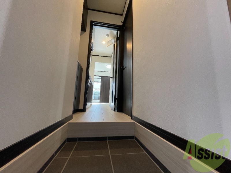 玄関　玄関からの様子。毎日の出入りはこちらから。