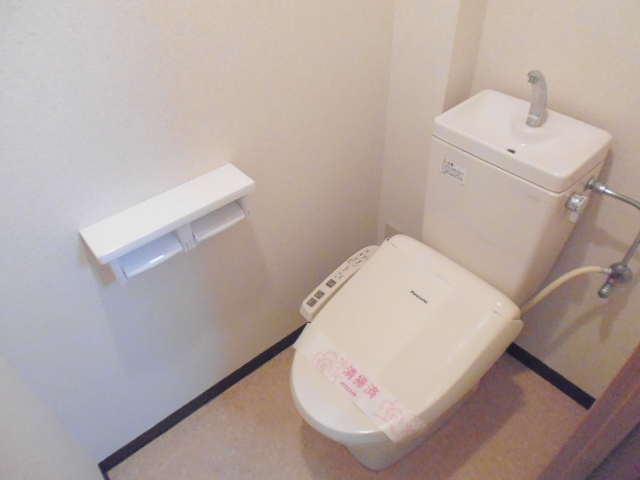 トイレ　洗浄機能付きトイレ