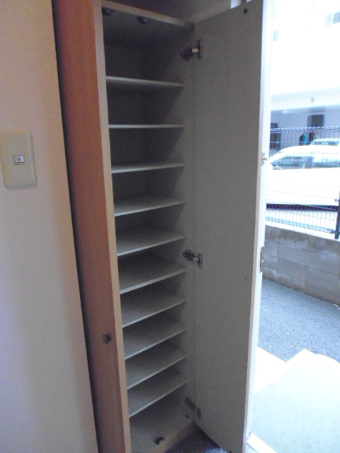 玄関　シューズボックス