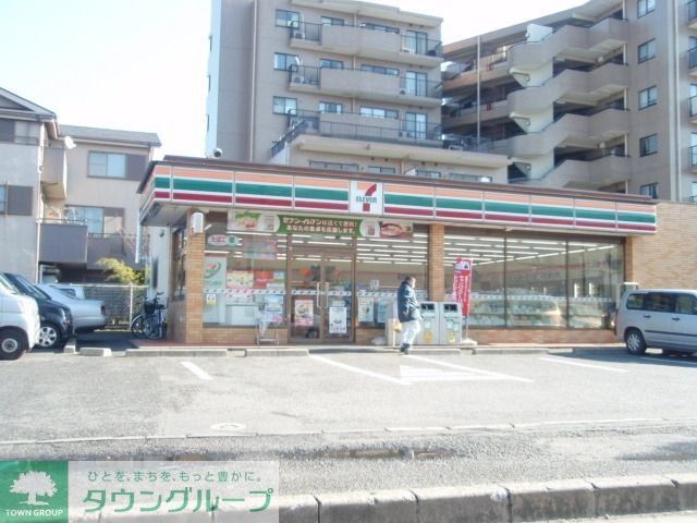コンビニ　セブンイレブン（コンビニ）まで550m
