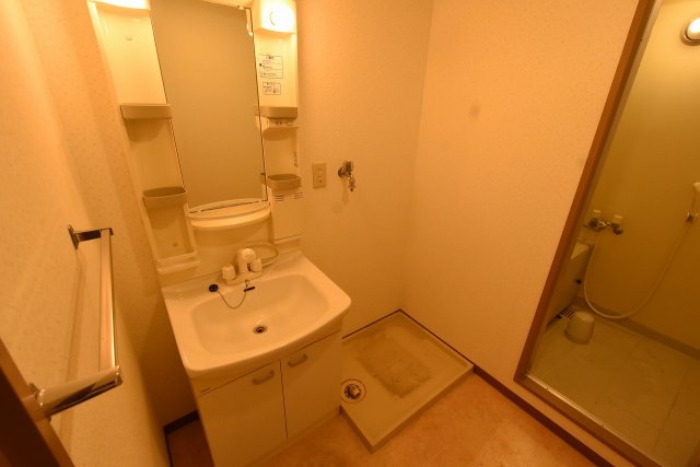 洗面設備　独立洗面台付き！