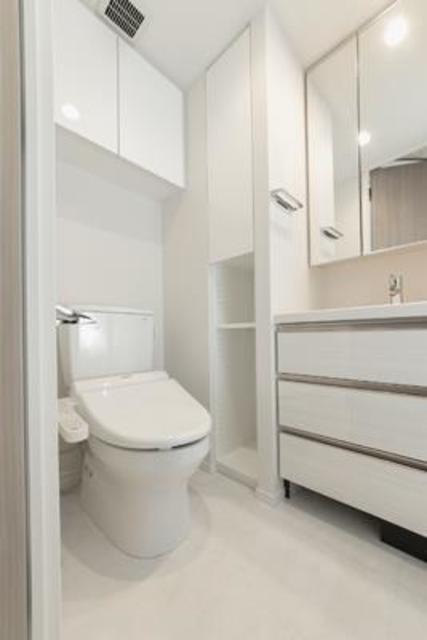 トイレ　※写真は同タイプ住戸です。