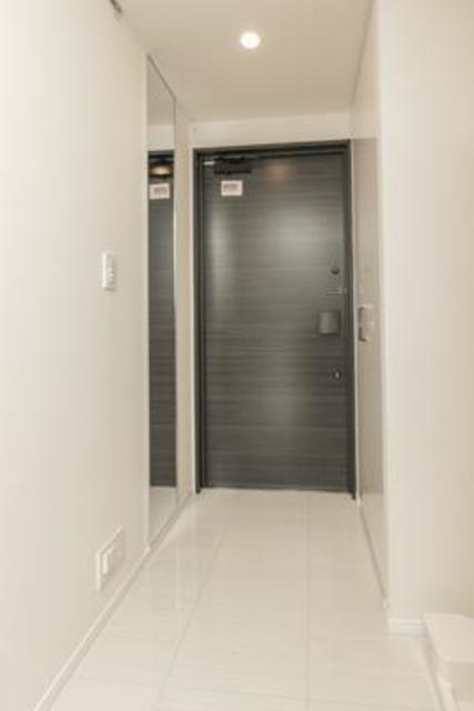 玄関　※写真は同タイプ住戸です。