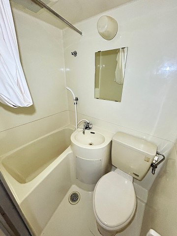 バス・シャワールーム　落ち着いた空間のお風呂です