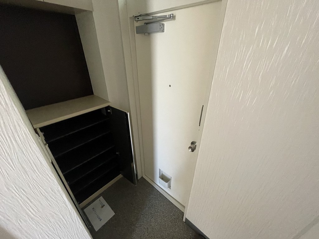玄関　玄関　シューズＢＯＸあり