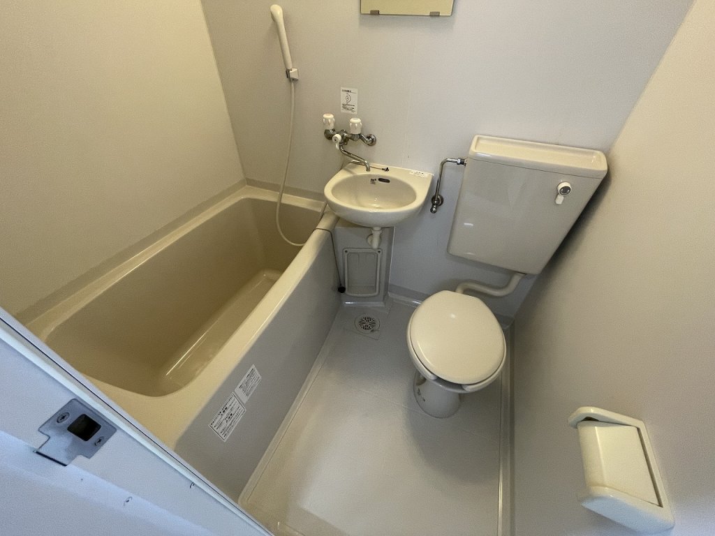 トイレ　３点ユニットバス