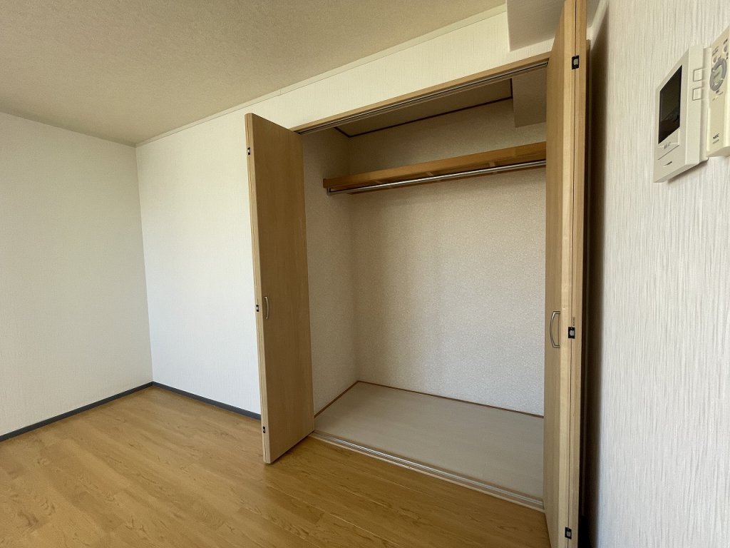 収納　奥行きのあるクローゼット収納