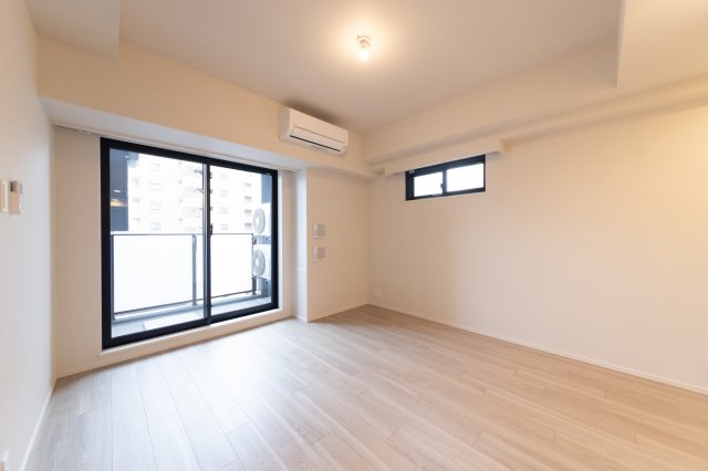 居室・リビング　こちらのリビングで趣味の時間をお楽しみください