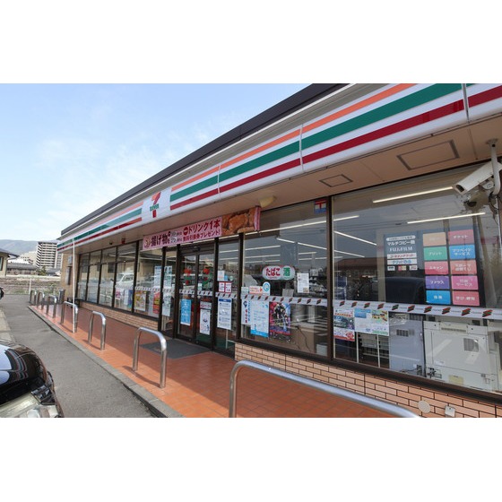 コンビニ　セブンイレブン松本中条橋店（コンビニ）まで730m