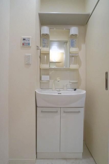 洗面設備　朝の身支度には欠かせない独立洗面化粧台