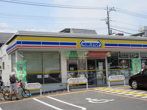 コンビニ　ミニストップ蕨中央2丁目店（コンビニ）まで533m