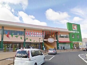ショッピングセンター　ガーデンモール彩都（ショッピングセンター）まで829m