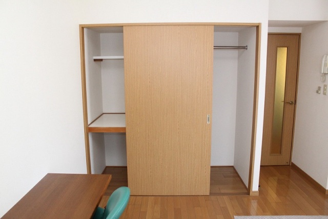収納　同物件別号室の写真です。
