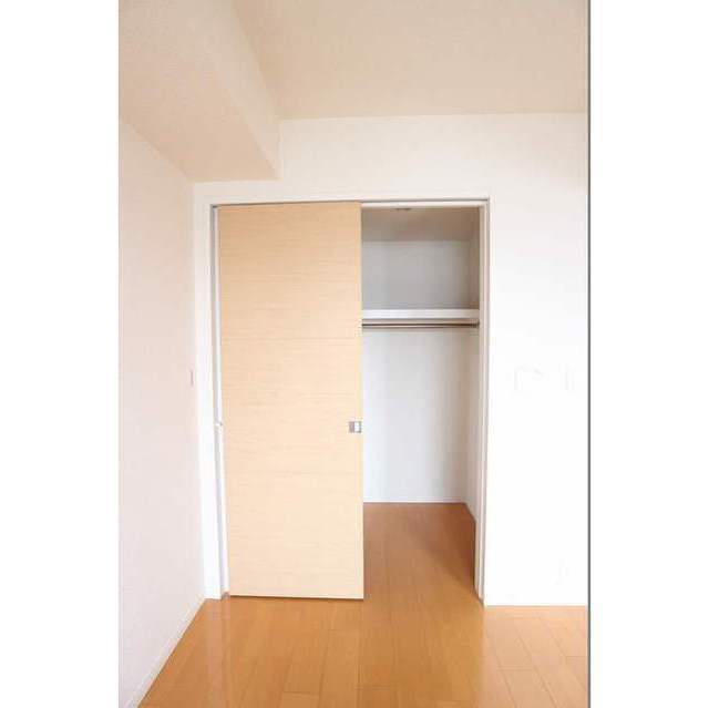 収納　写真は同タイプ住居です。