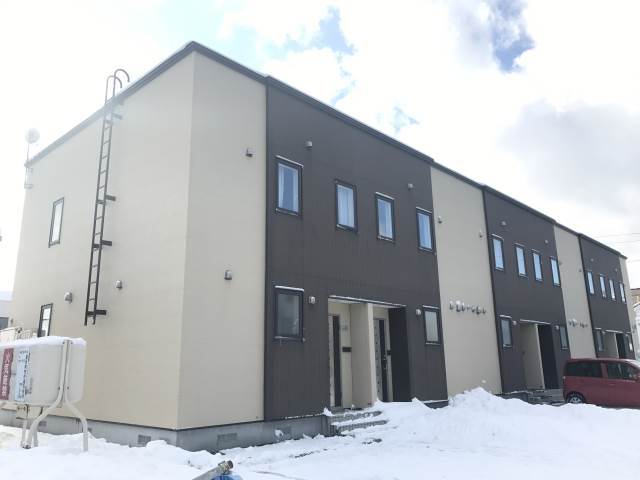 建物外観　ハウスメーカー施工のテラスハウス♪