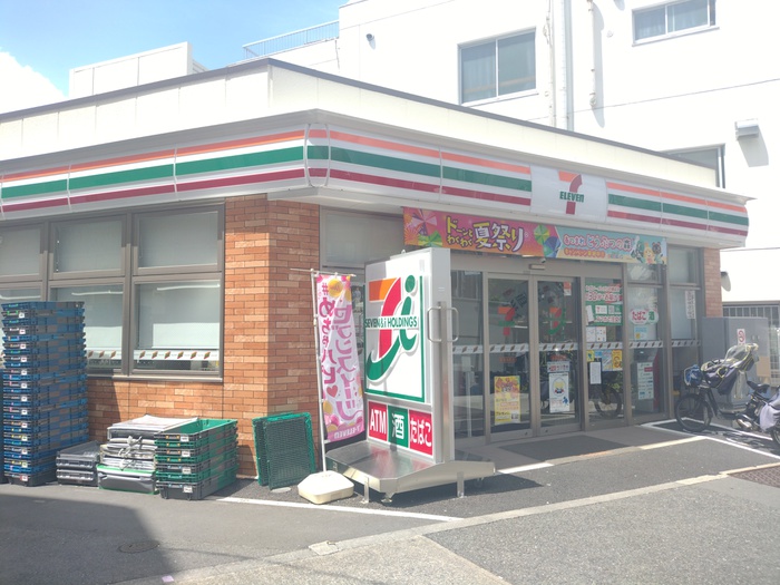 コンビニ　セブンイレブン新宿舟町店（コンビニ）まで130m